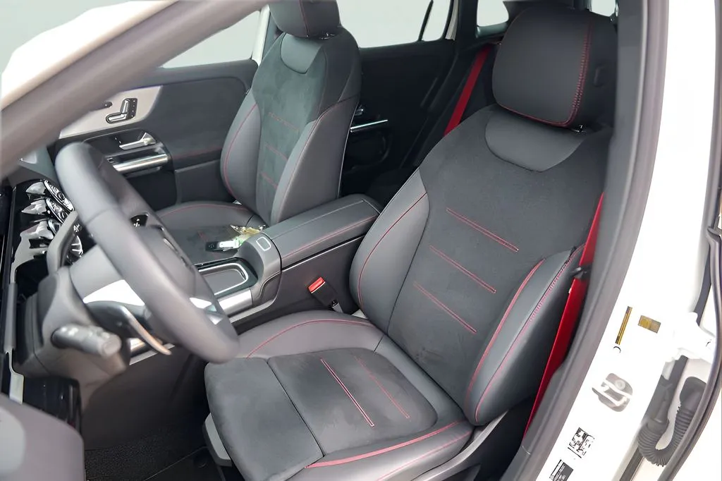 Mercedes-Benz GLA photo 7
