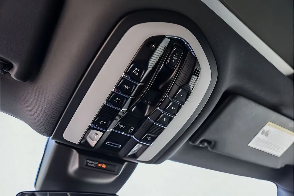 Porsche Macan photo 24