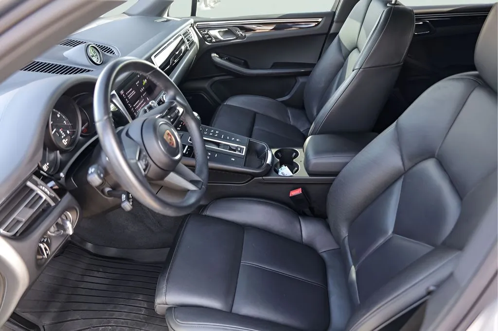 Porsche Macan photo 12