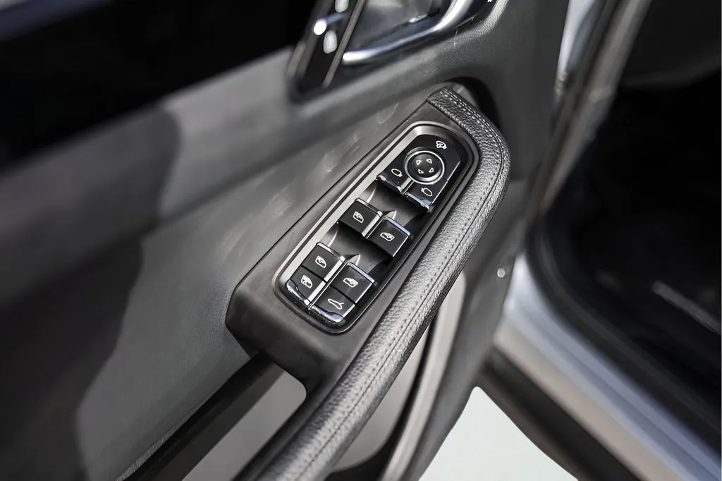 Porsche Macan photo 26