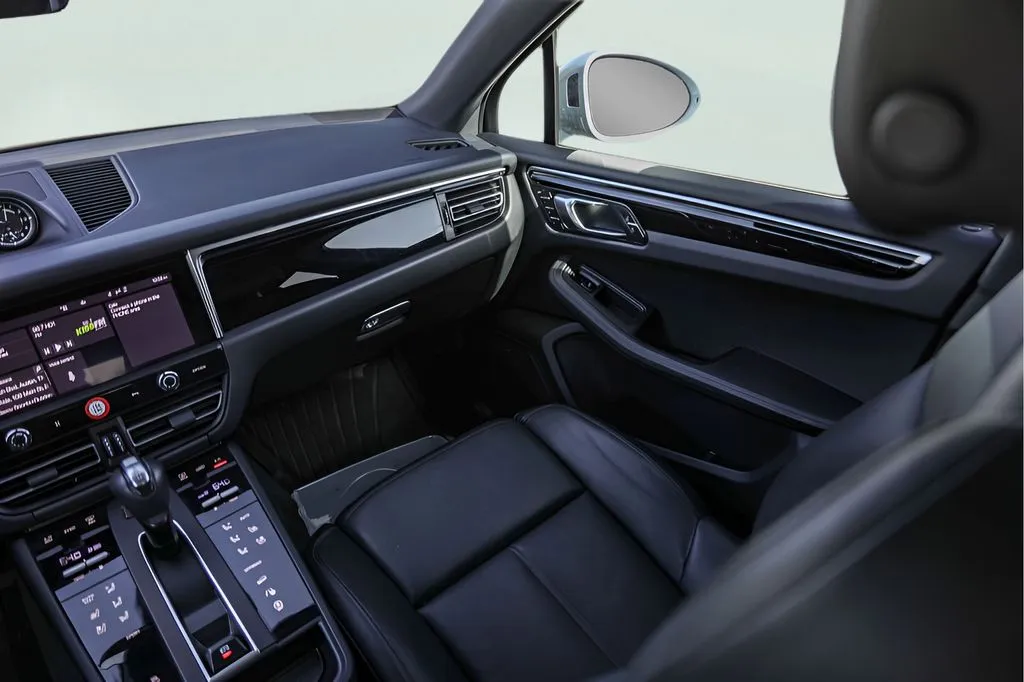 Porsche Macan photo 31