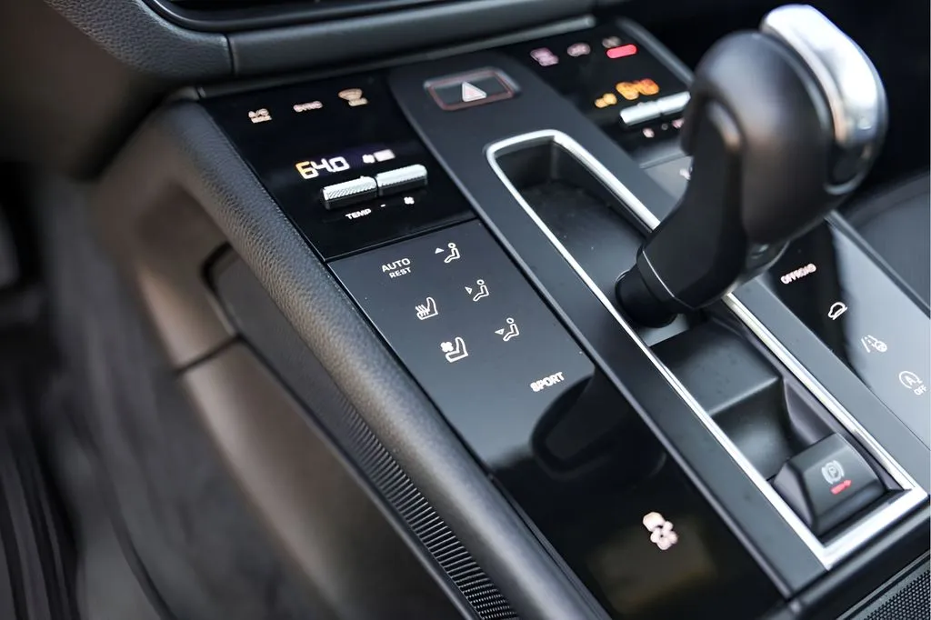 Porsche Macan photo 21