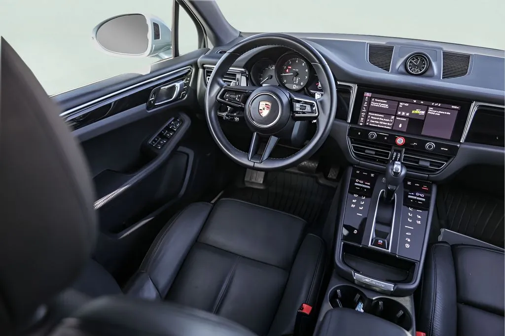 Porsche Macan photo 30