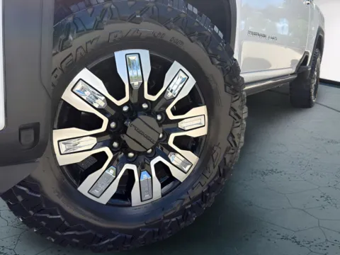 More photos of 2025 GMC Sierra 2500 HD Denali at Covert Buick GMC, TX