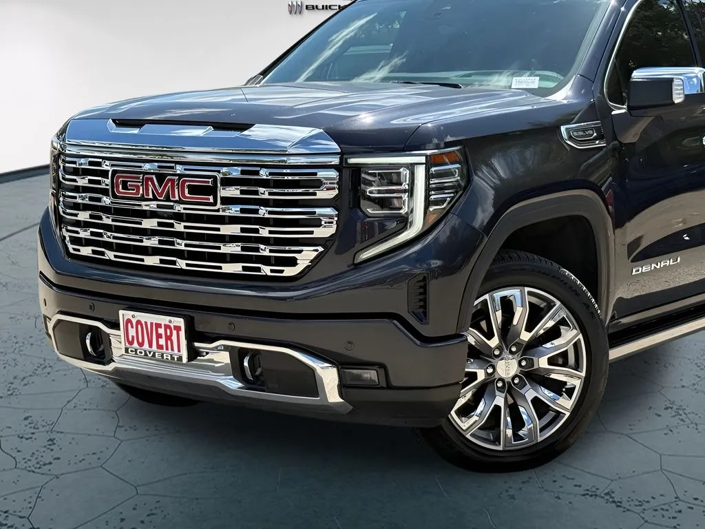 GMC Sierra photo 2