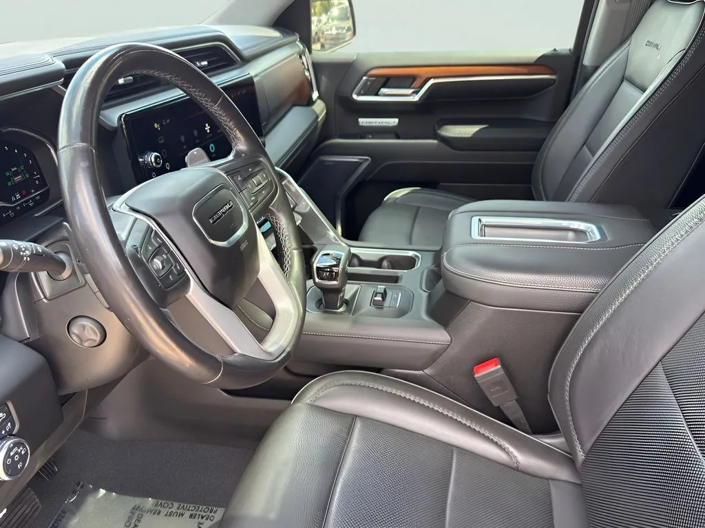 GMC Sierra photo 11