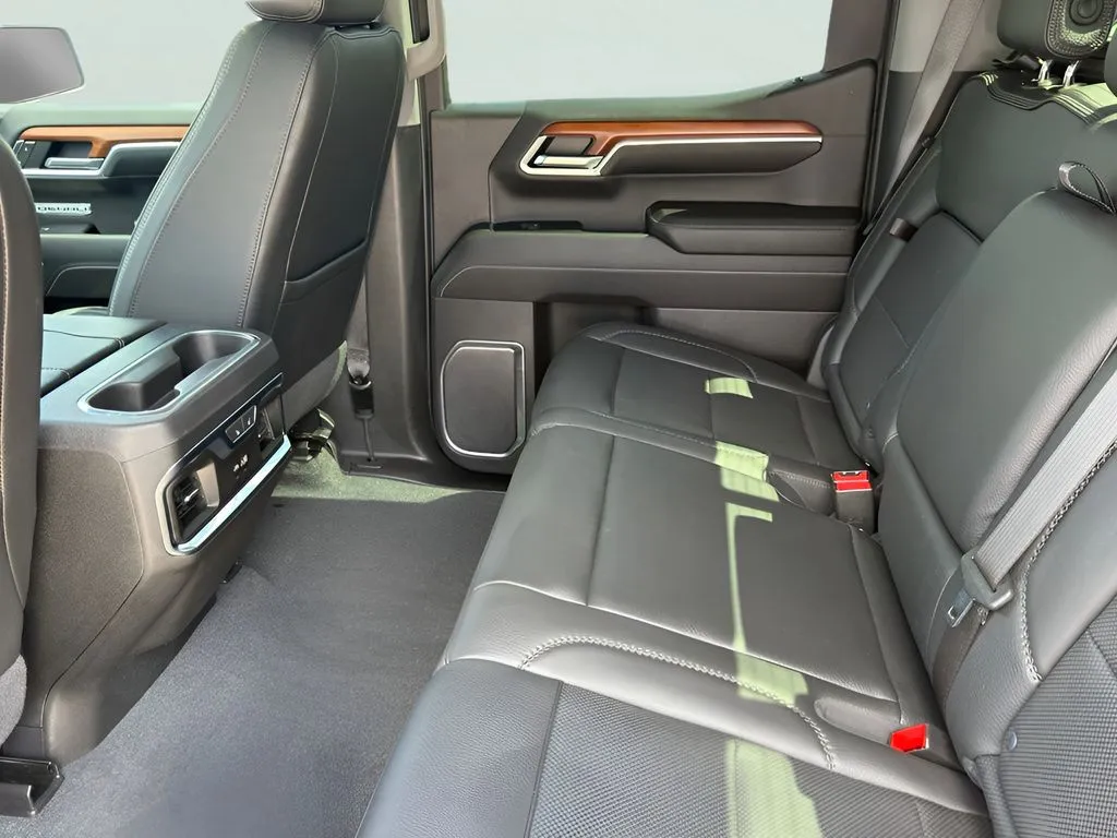 GMC Sierra photo 28