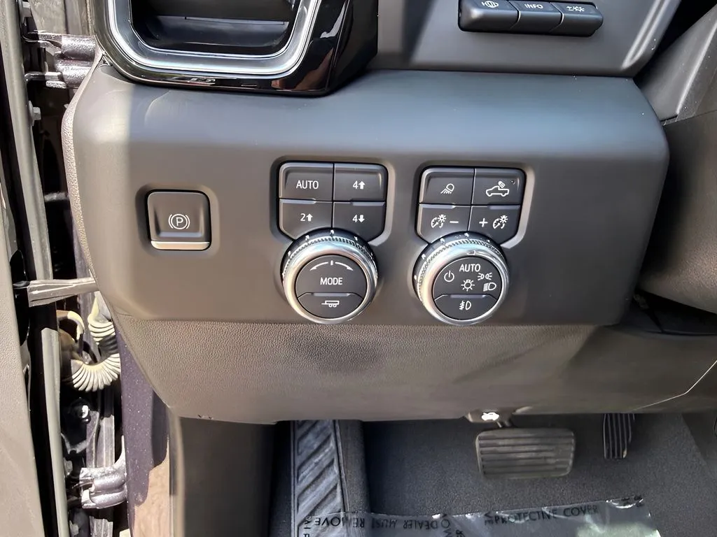 GMC Sierra photo 18