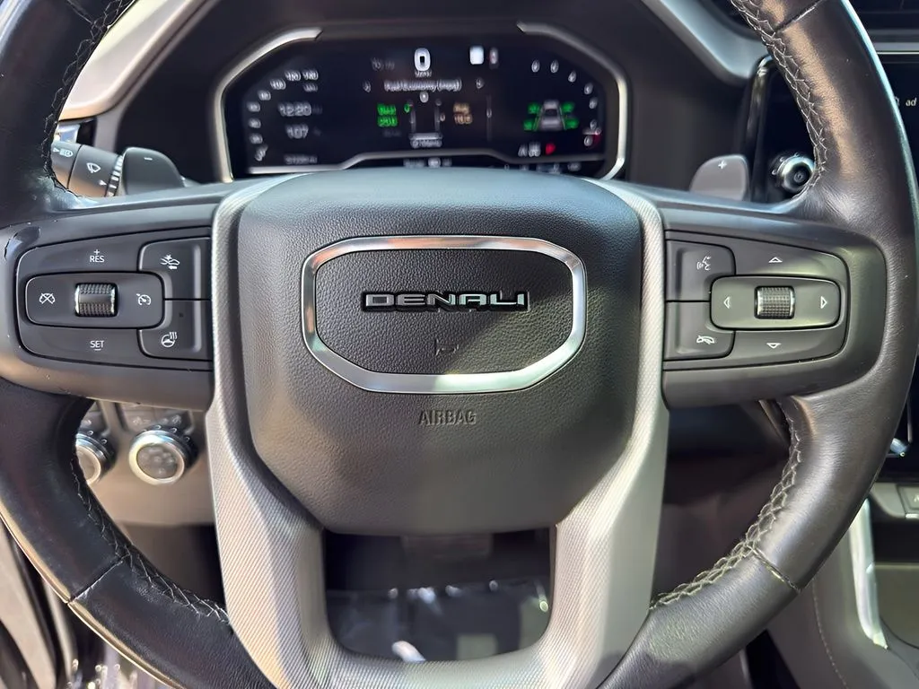 GMC Sierra photo 16