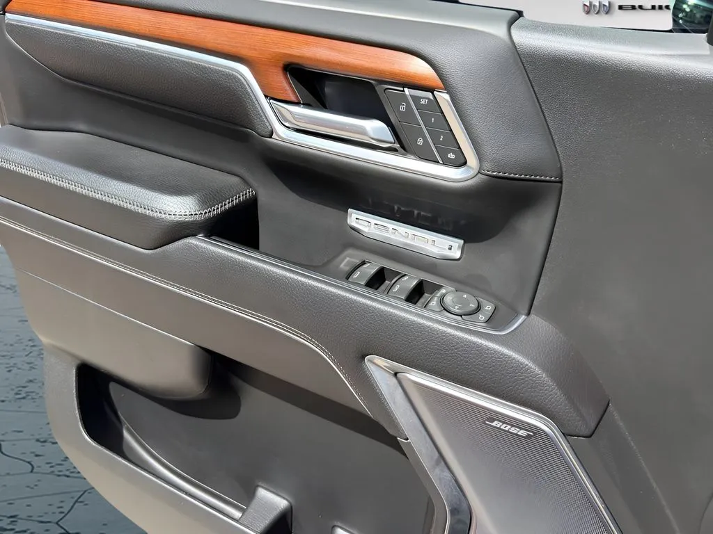 GMC Sierra photo 23