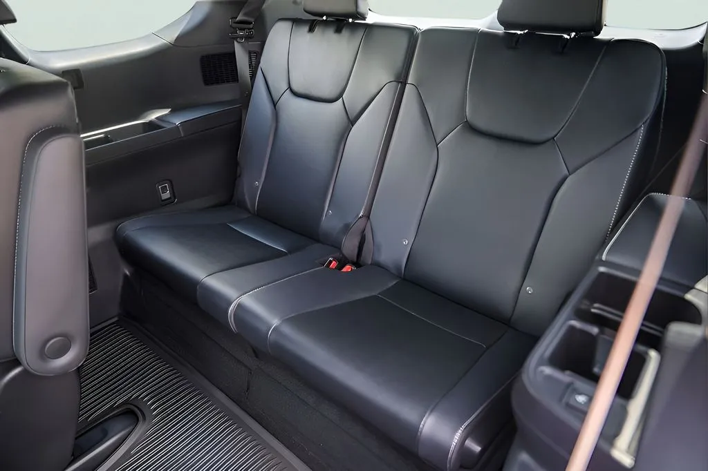 Lexus TX photo 24