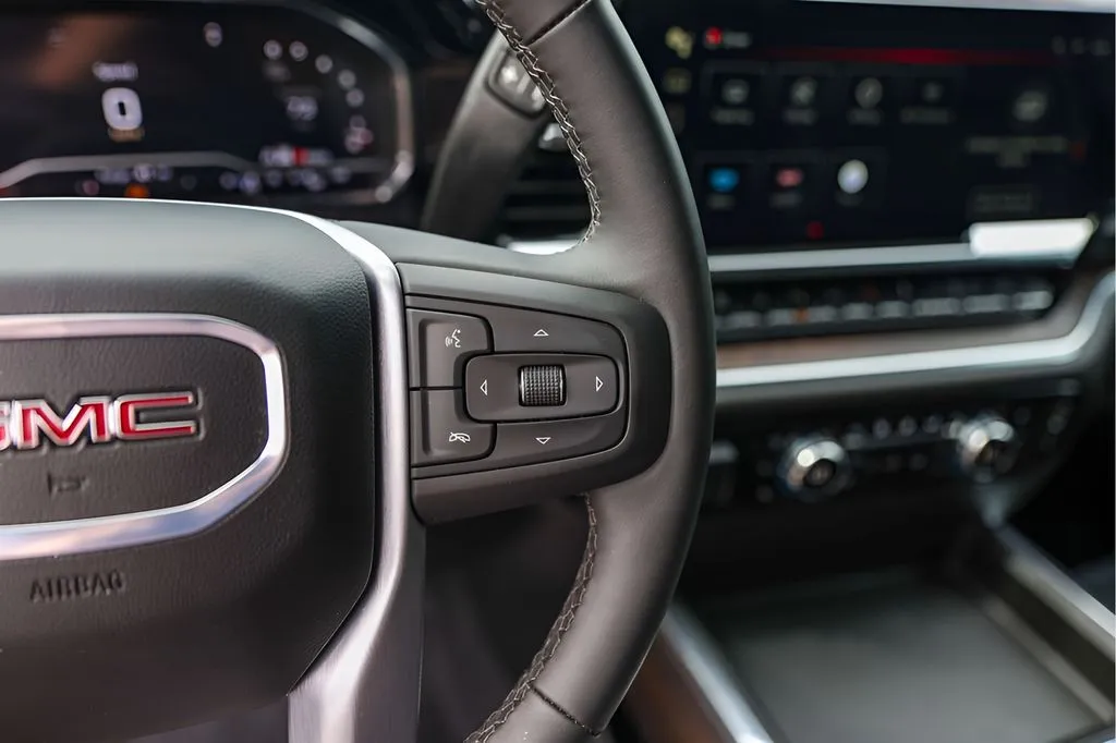 GMC Sierra photo 16