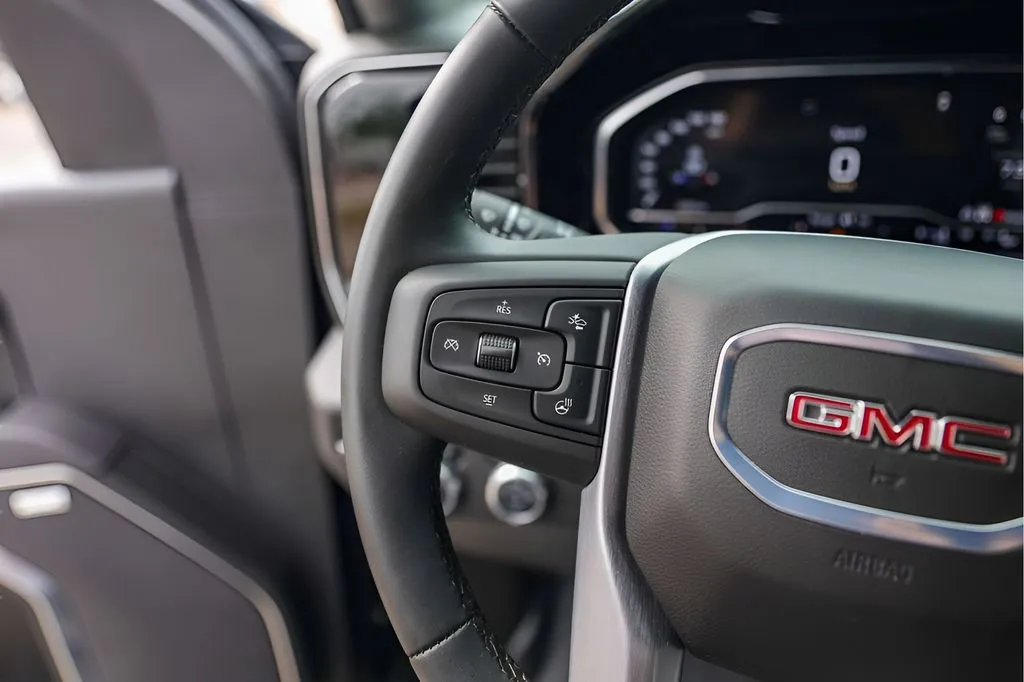 GMC Sierra photo 17