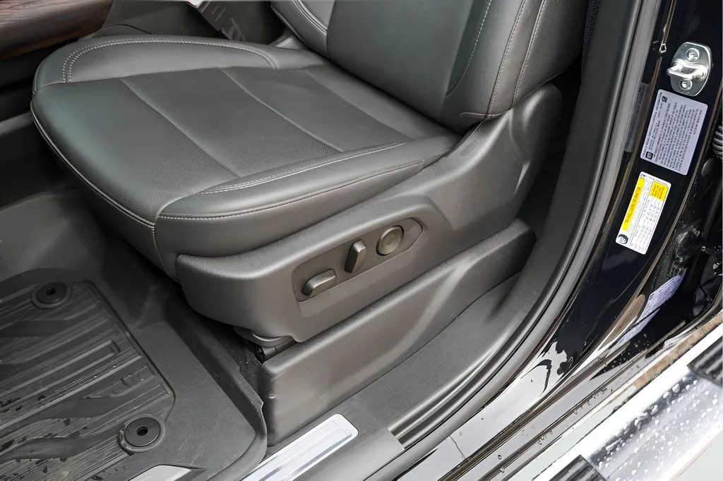 GMC Sierra photo 11