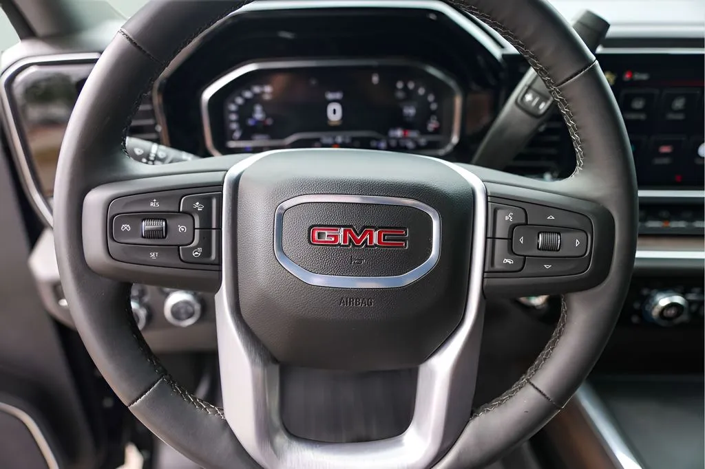 GMC Sierra photo 15