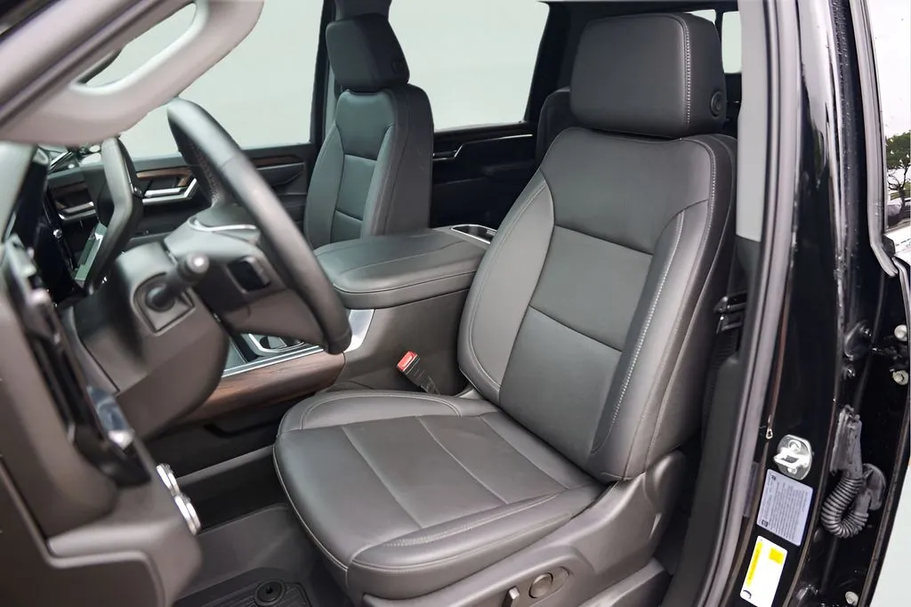 GMC Sierra photo 10