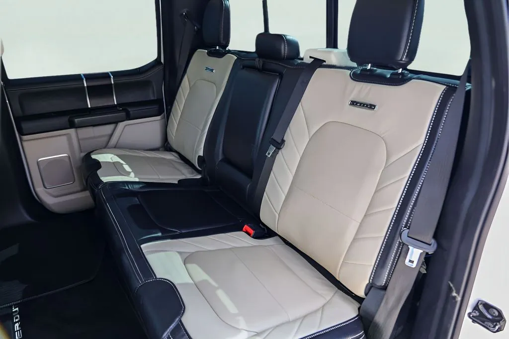 Ford F-250SD photo 26