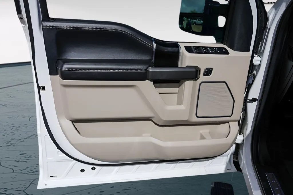 Ford F-250SD photo 25