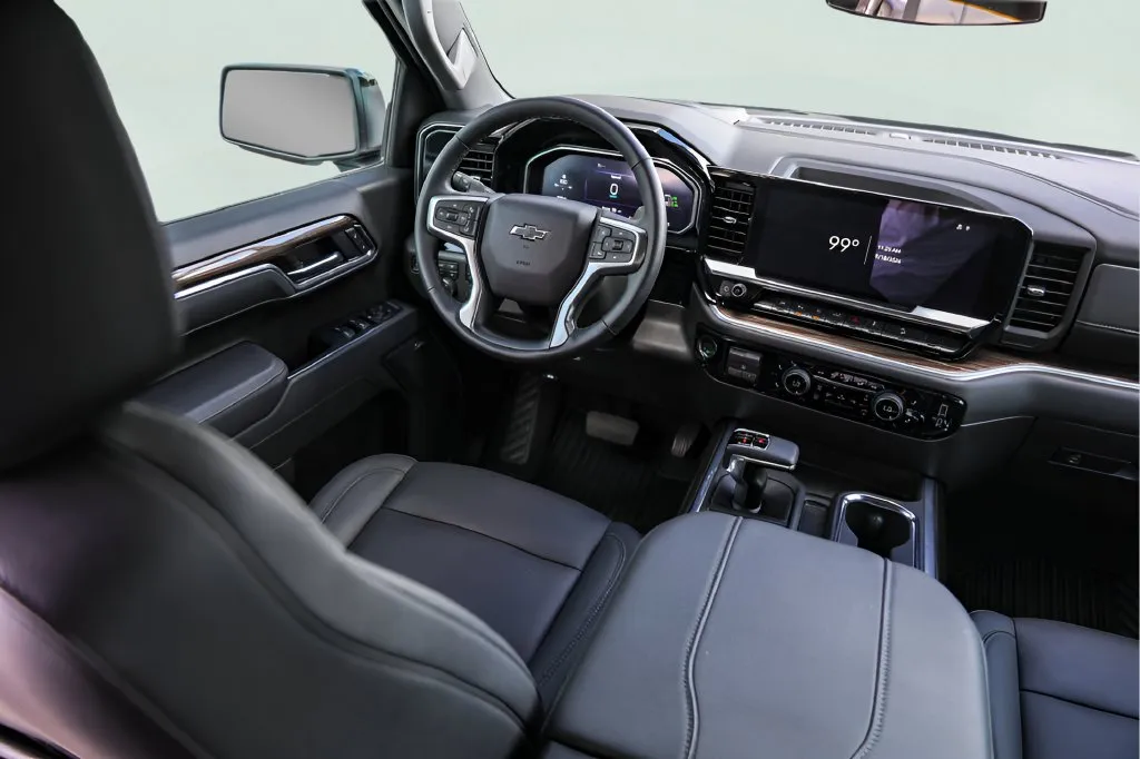 Chevrolet Silverado photo 29