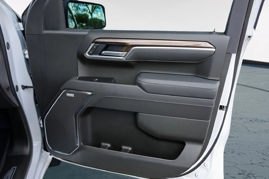 Chevrolet Silverado photo 31