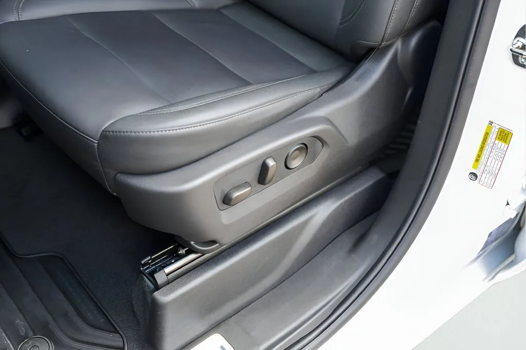 Chevrolet Silverado photo 11
