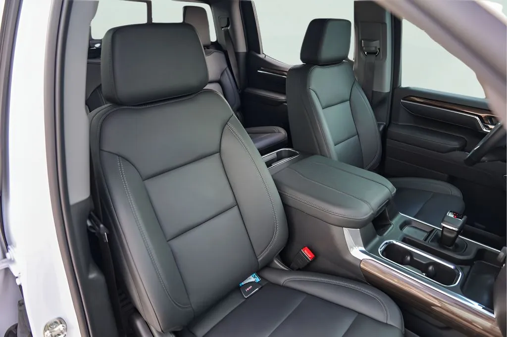 Chevrolet Silverado photo 33