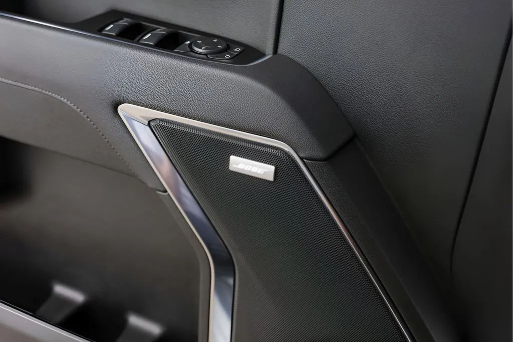 Chevrolet Silverado photo 24