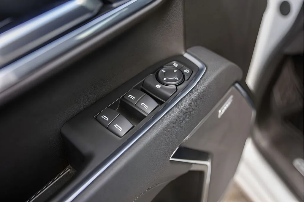 Chevrolet Silverado photo 25