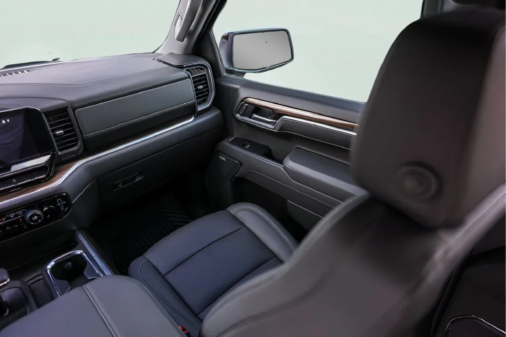 Chevrolet Silverado photo 30