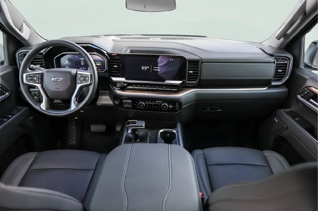 Chevrolet Silverado photo 28