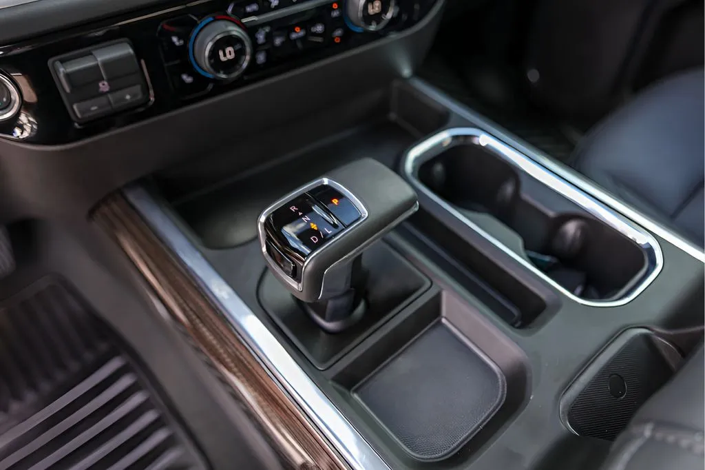 Chevrolet Silverado photo 23