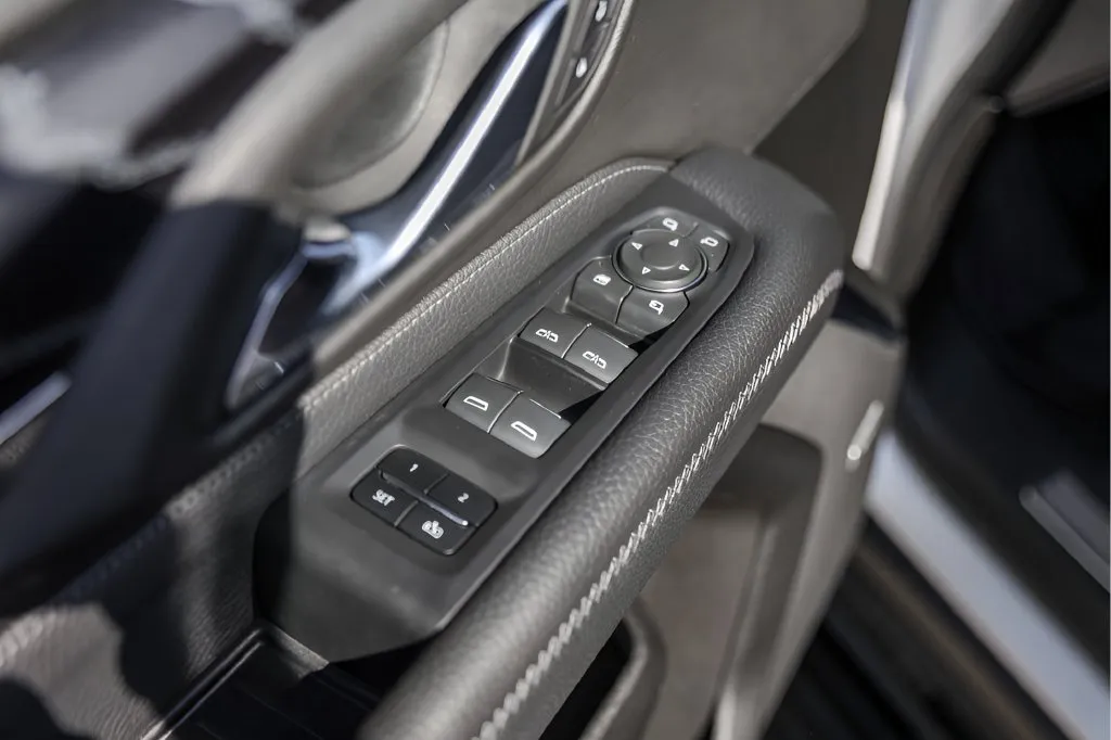 GMC Yukon XL photo 27