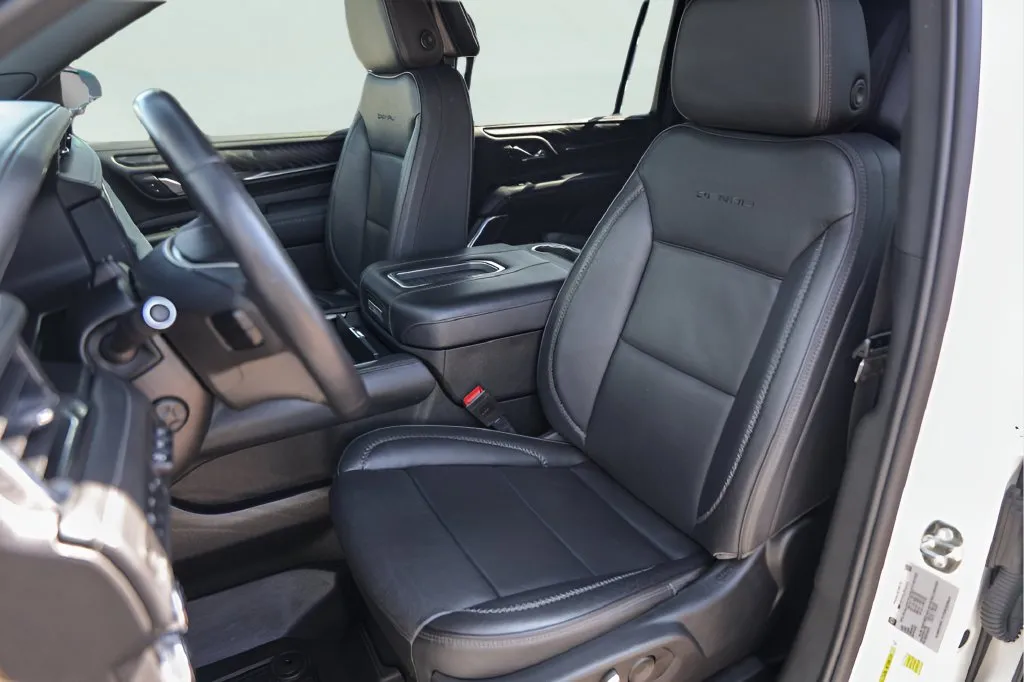 GMC Yukon XL photo 10