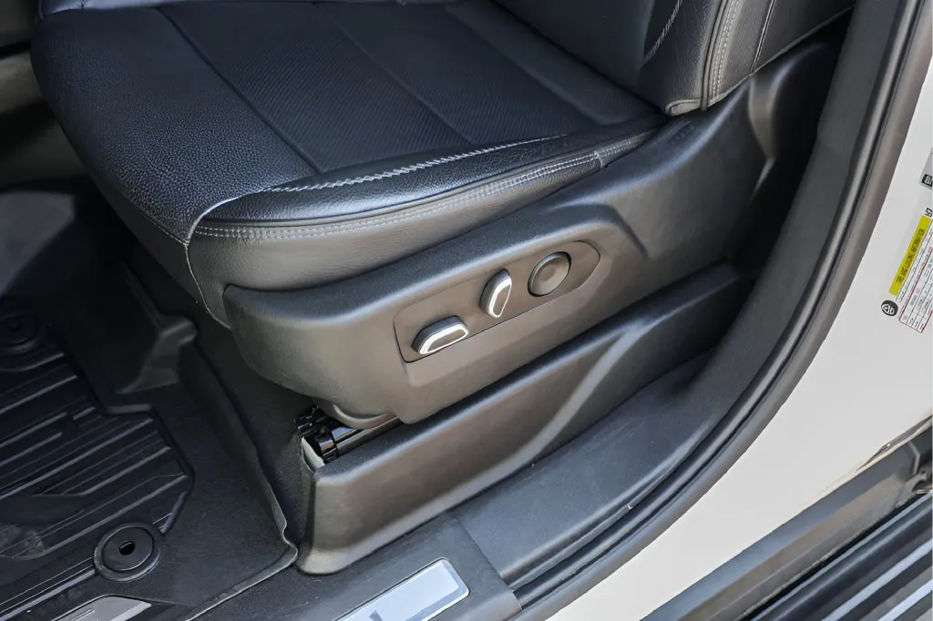GMC Yukon XL photo 11