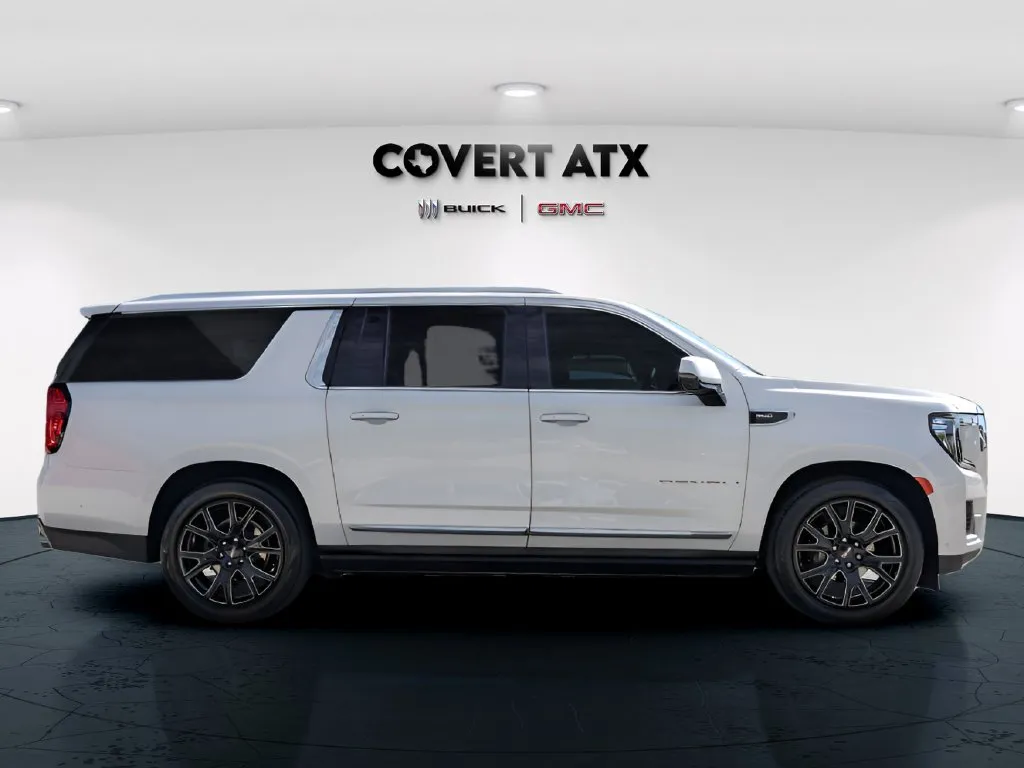 GMC Yukon XL photo 8