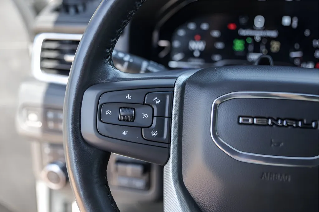 GMC Yukon XL photo 17