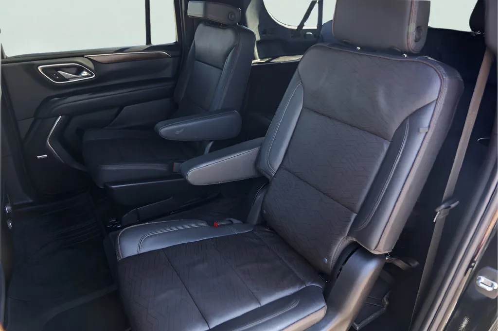 Chevrolet Suburban photo 28