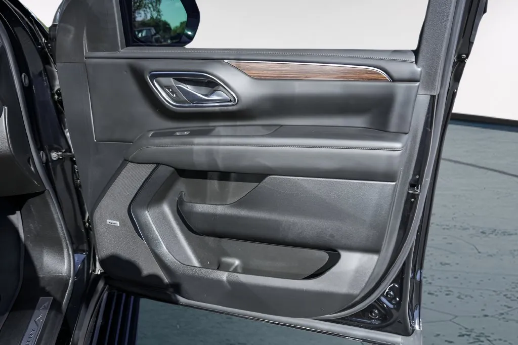 Chevrolet Suburban photo 33