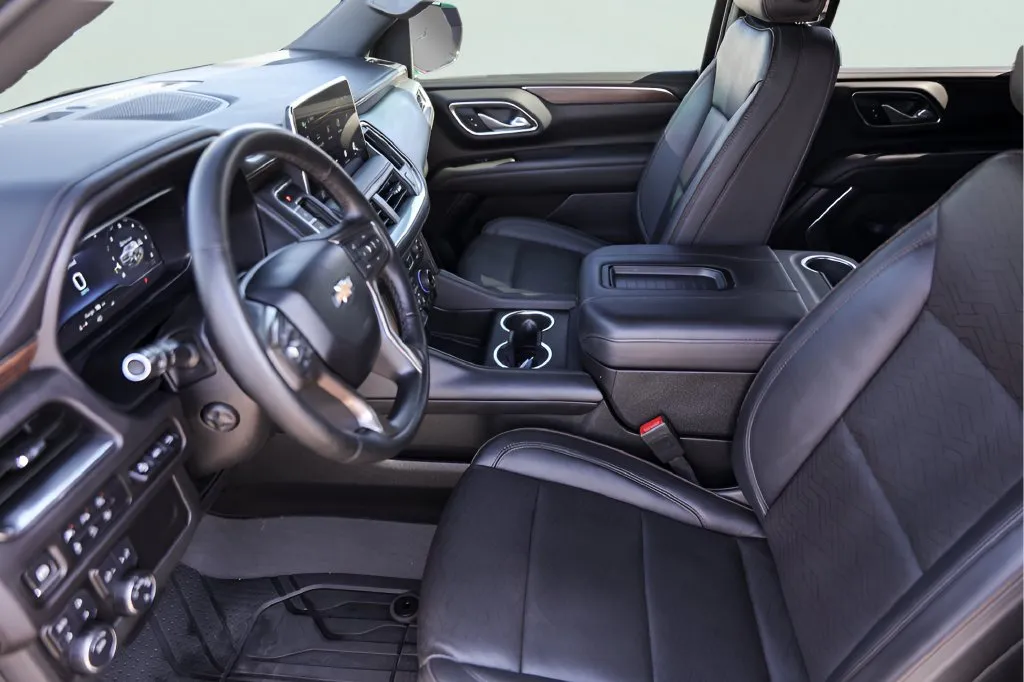 Chevrolet Suburban photo 12