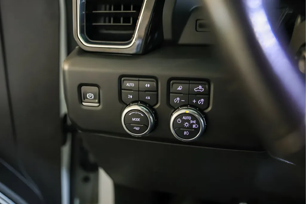 GMC Sierra photo 17