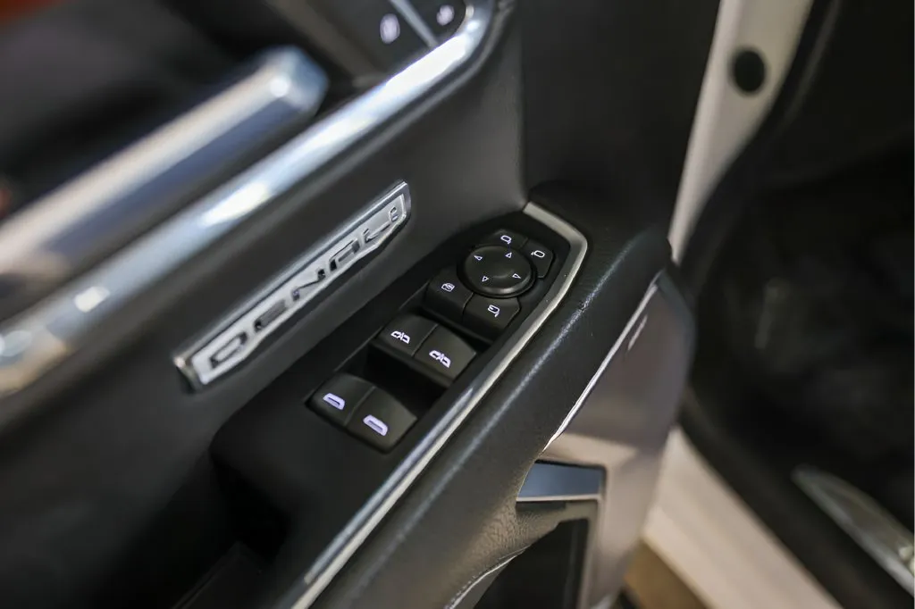 GMC Sierra photo 24