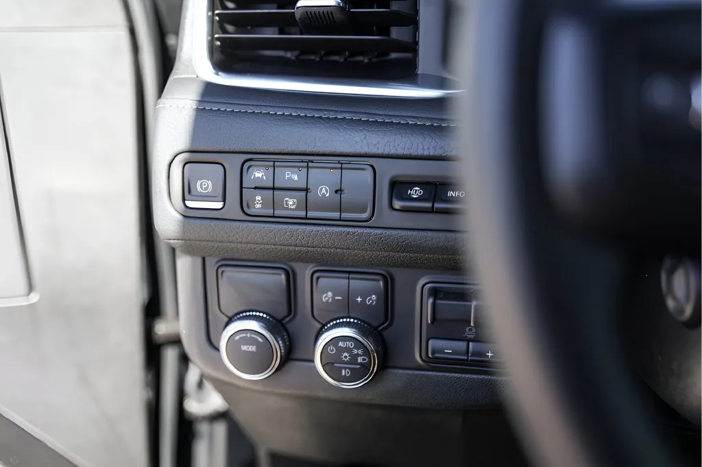 GMC Yukon XL photo 17
