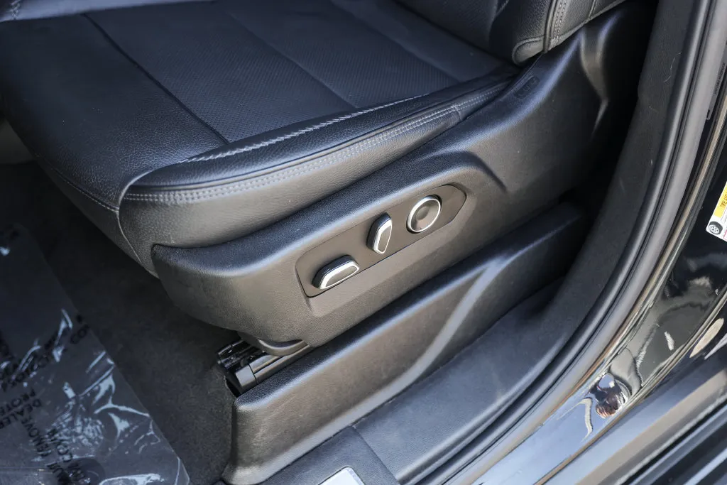 GMC Yukon XL photo 10