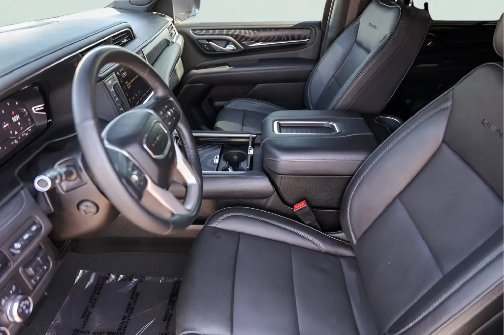 GMC Yukon XL photo 11
