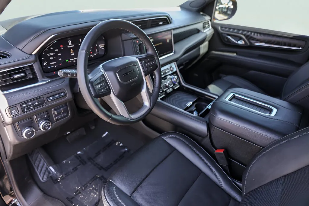 GMC Yukon XL photo 12