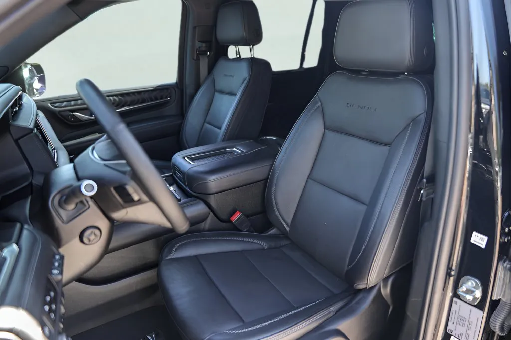 GMC Yukon XL photo 9