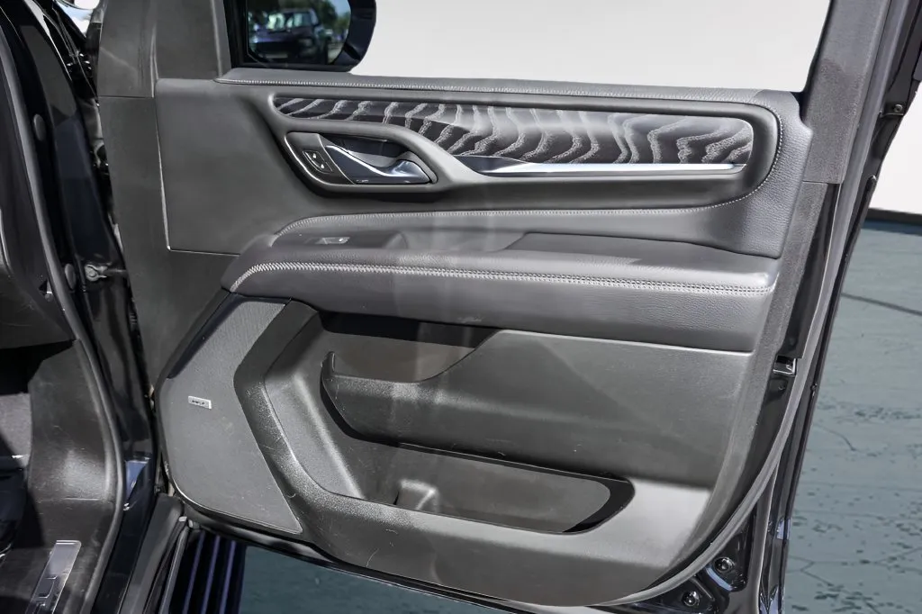 GMC Yukon XL photo 32
