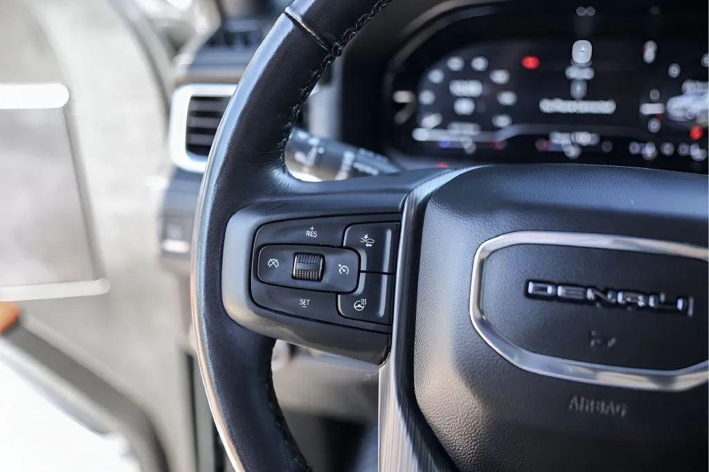 GMC Yukon photo 17