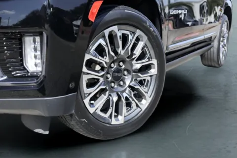 More photos of 2023 GMC Yukon Denali Ultimate at Covert Buick GMC, TX