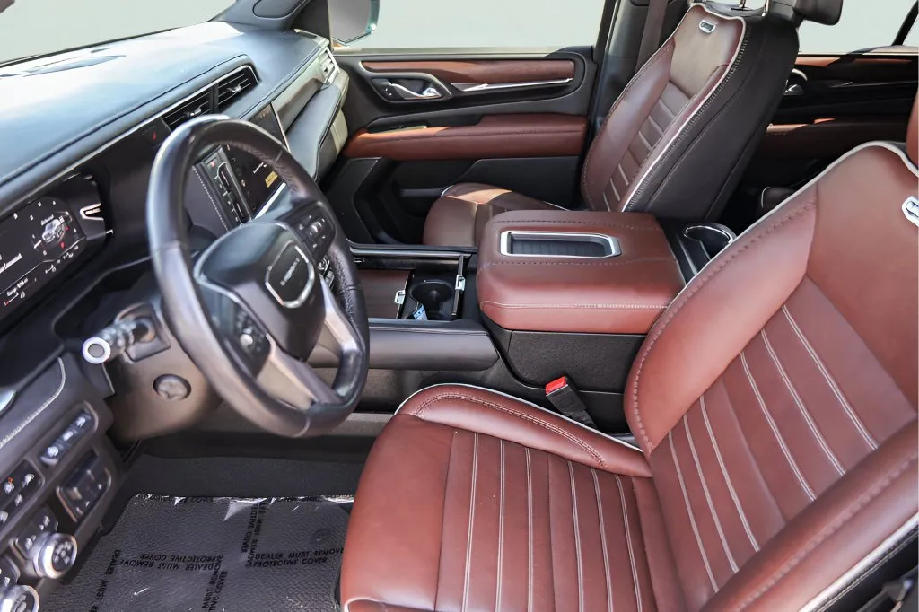GMC Yukon photo 12